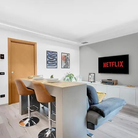 Milano-gorla M1 Moderno 10 Min Duomo Apartamento Milão